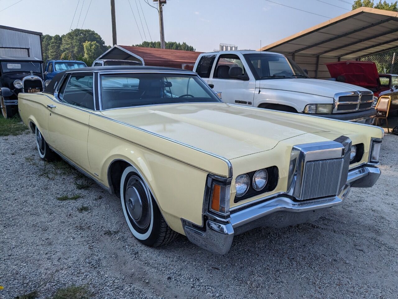 Lincoln-Mark-Series-Berline-1971-Yellow-Black-81900-2