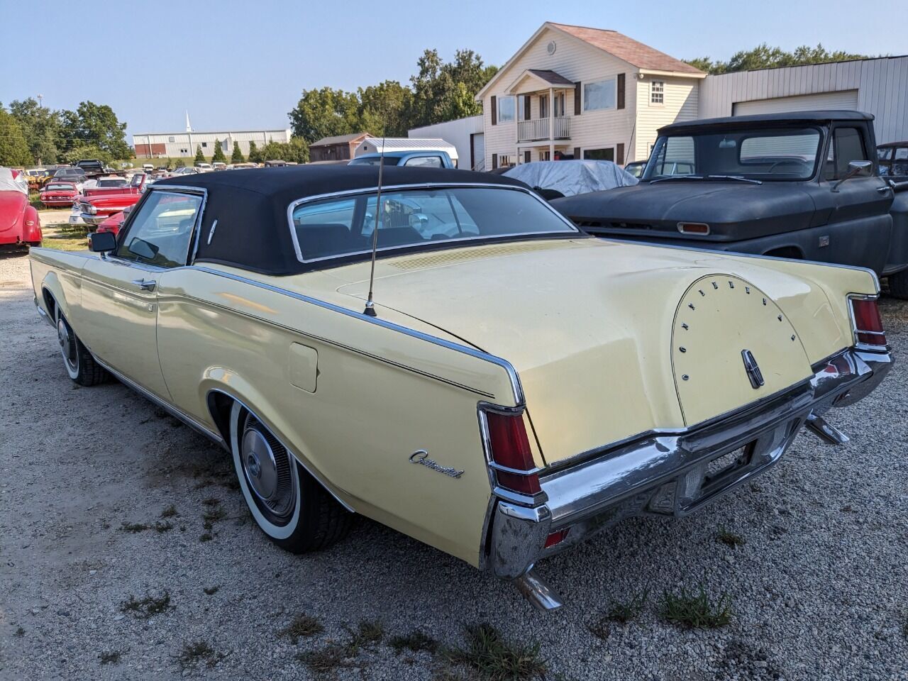 Lincoln-Mark-Series-Berline-1971-Yellow-Black-81900-5