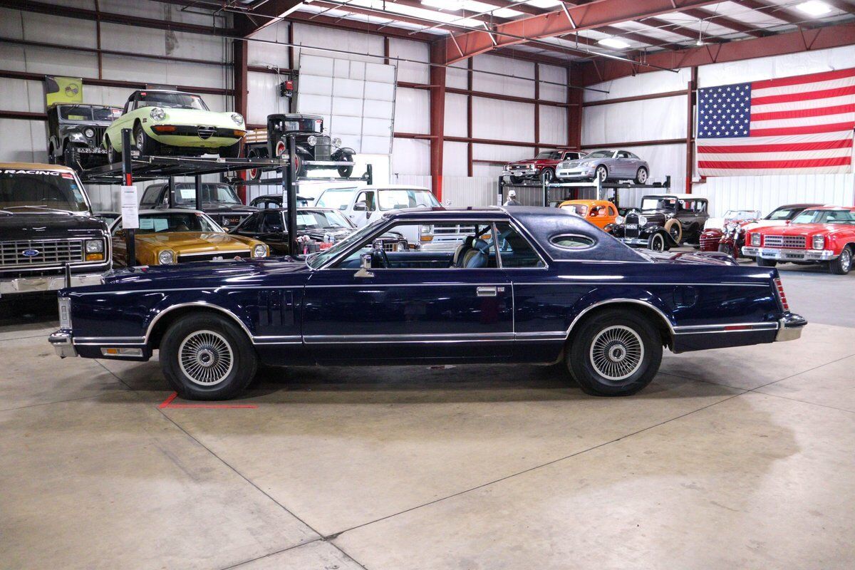 Lincoln-Mark-Series-Berline-1977-Blue-Gray-54650-3