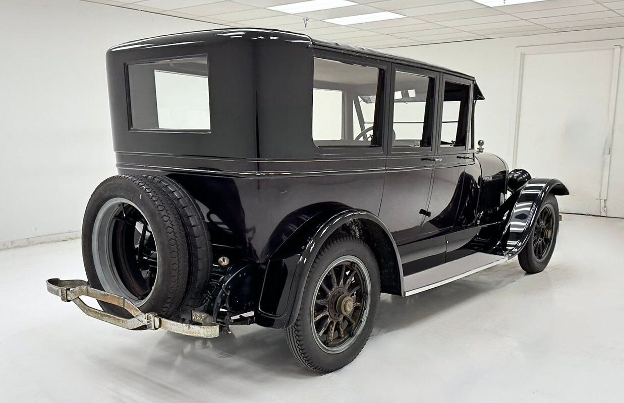 Lincoln-Model-117-Berline-1922-4