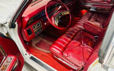 Lincoln-Town-Car-1977-Gray-Red-72514-14