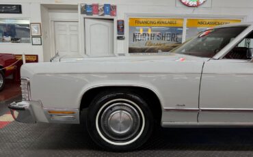 Lincoln-Town-Car-1977-Gray-Red-72514-22