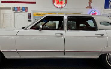 Lincoln-Town-Car-1977-Gray-Red-72514-23