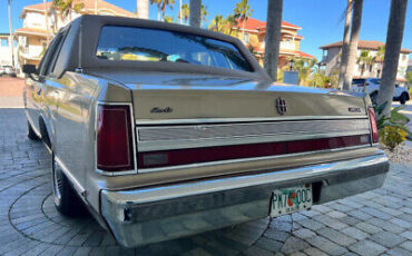 Lincoln-Town-Car-Berline-1989-19