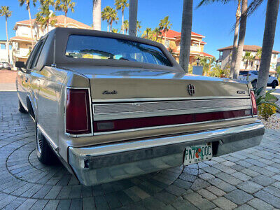 Lincoln-Town-Car-Berline-1989-Gold-Blue-21042-19