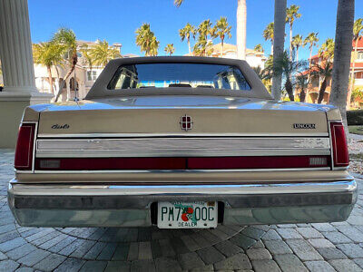 Lincoln-Town-Car-Berline-1989-Gold-Blue-21042-22