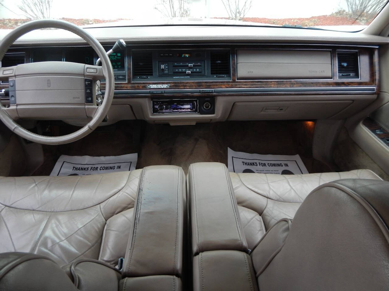 Lincoln-Town-Car-Berline-1992-Gold-Beige-178248-1