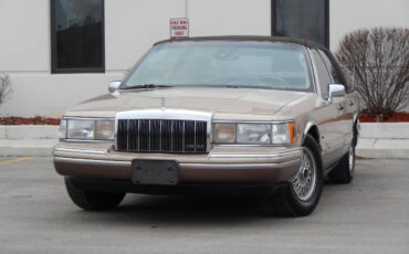 Lincoln-Town-Car-Berline-1992-Gold-Beige-178248-2