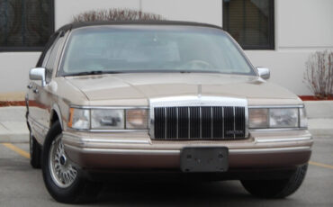 Lincoln-Town-Car-Berline-1992-Gold-Beige-178248-4