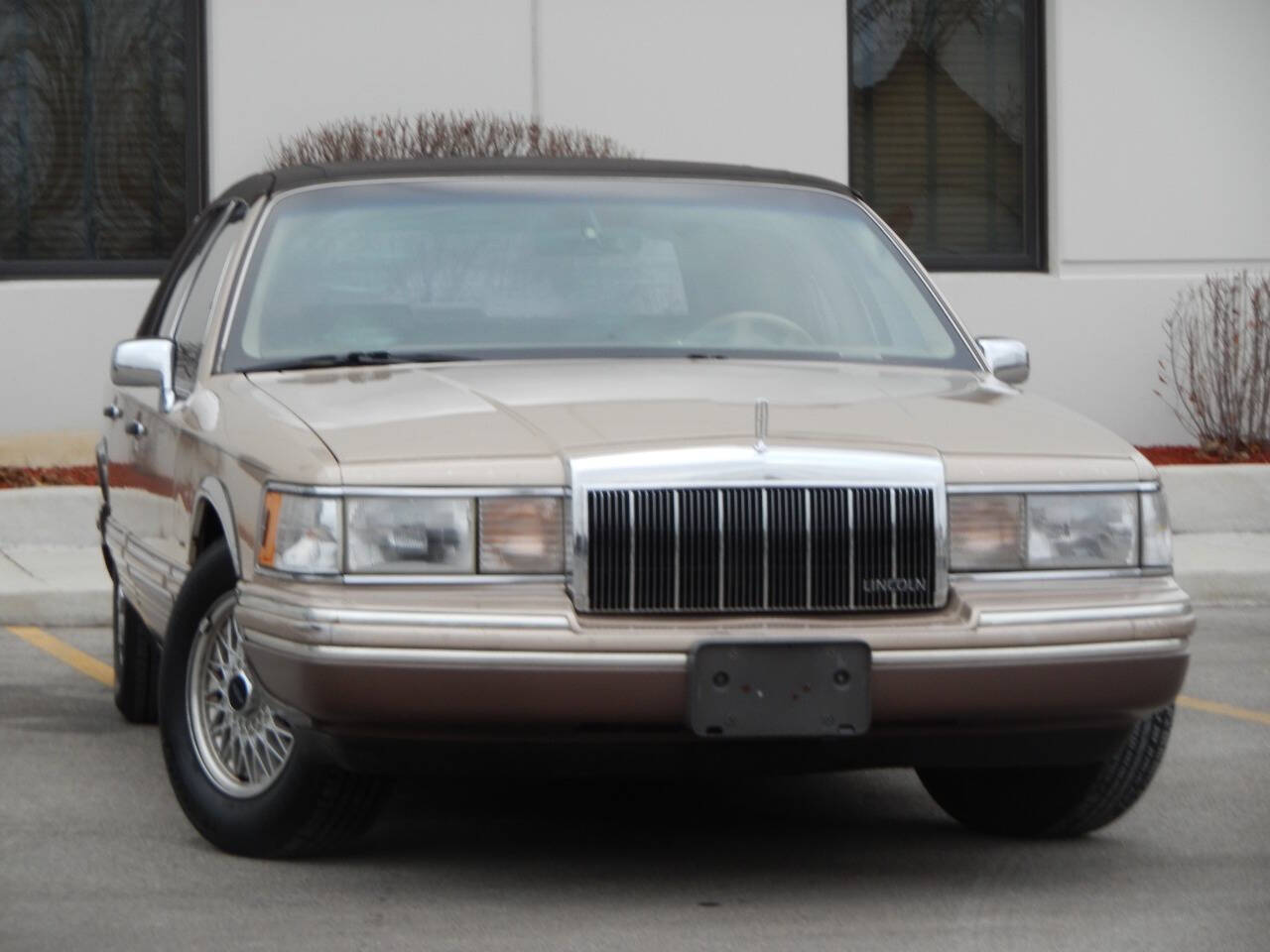 Lincoln-Town-Car-Berline-1992-Gold-Beige-178248-4