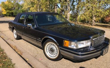 Lincoln-Town-Car-Berline-1993-11