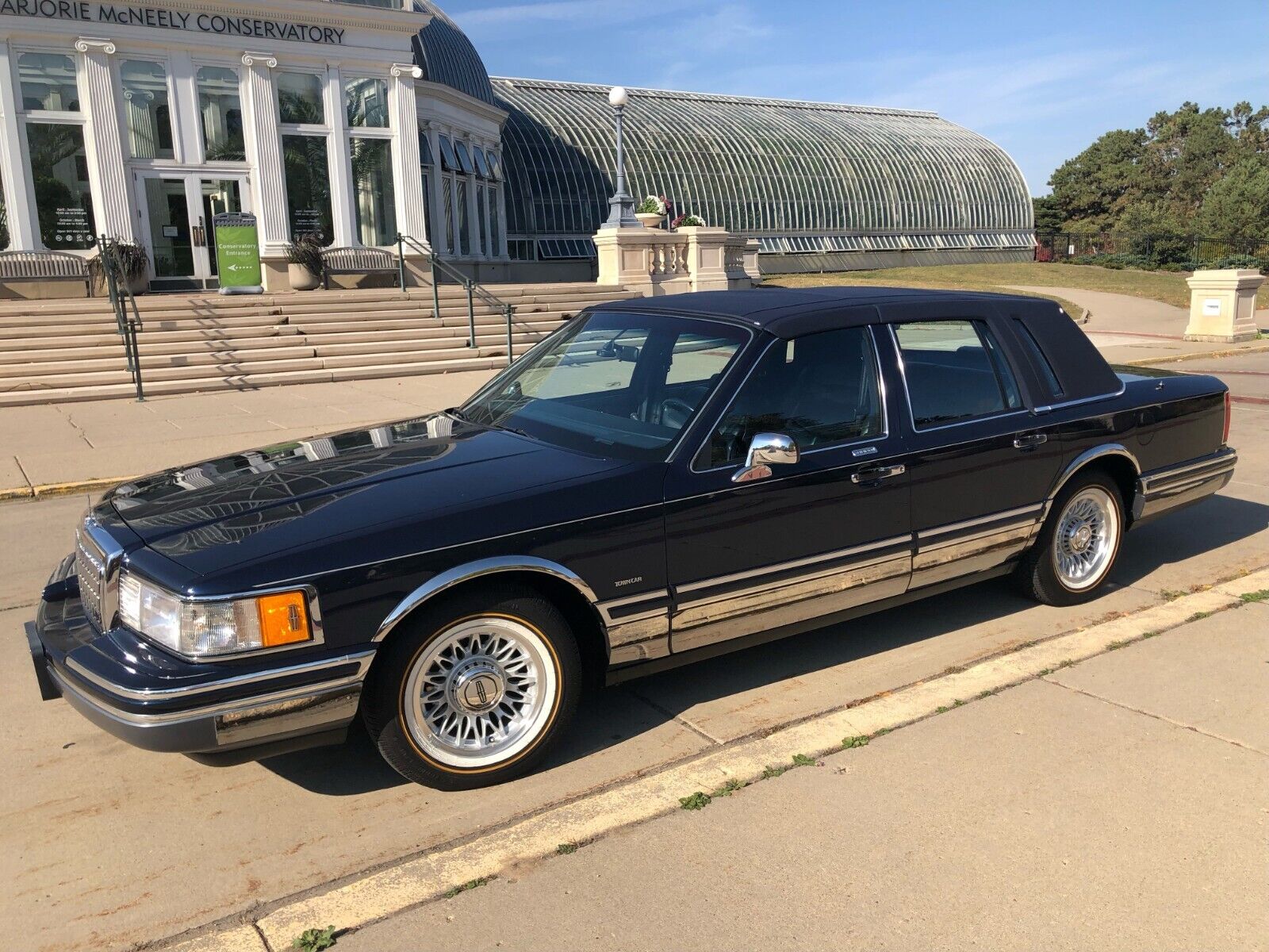 Lincoln-Town-Car-Berline-1993-2