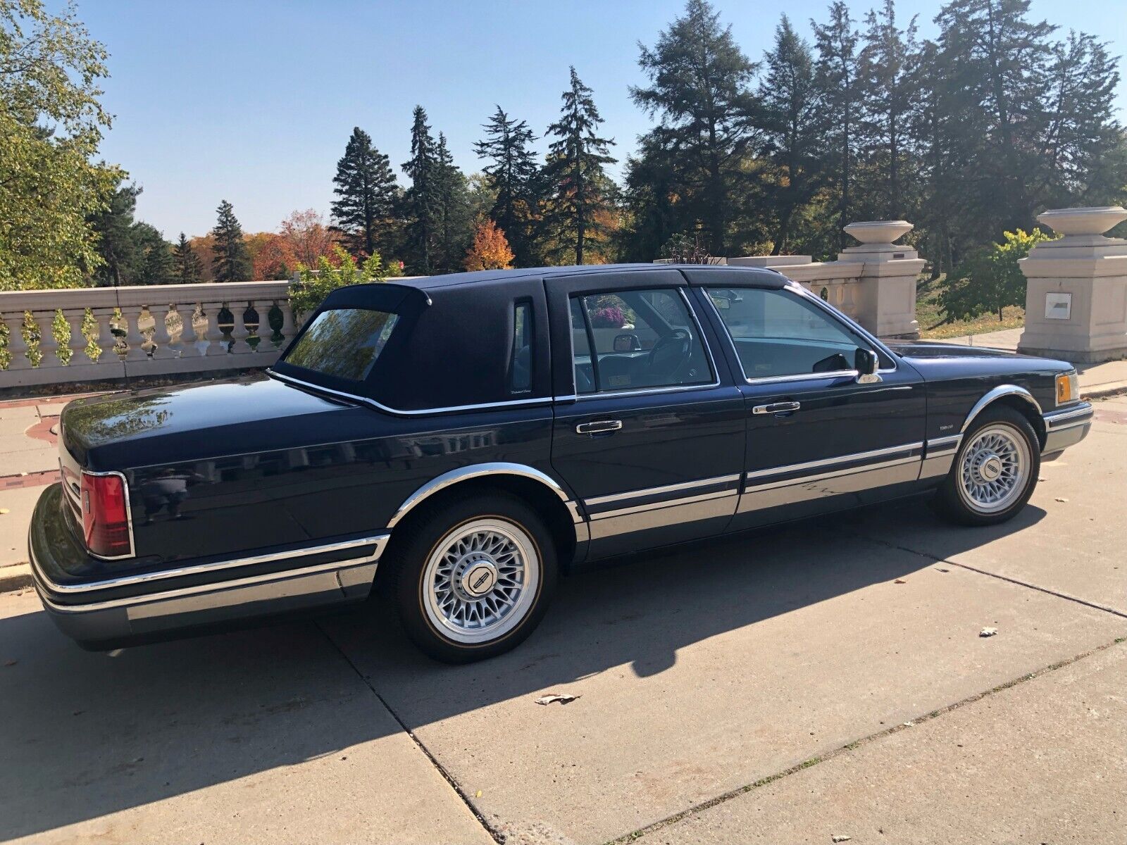 Lincoln-Town-Car-Berline-1993-7