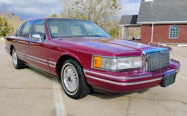 Lincoln-Town-Car-Berline-1993-Red-Red-165762-1