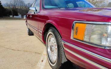 Lincoln-Town-Car-Berline-1993-Red-Red-165762-15