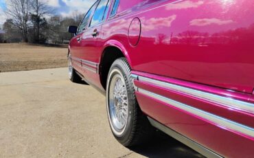 Lincoln-Town-Car-Berline-1993-Red-Red-165762-8