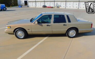 Lincoln-Town-Car-Berline-1996-3