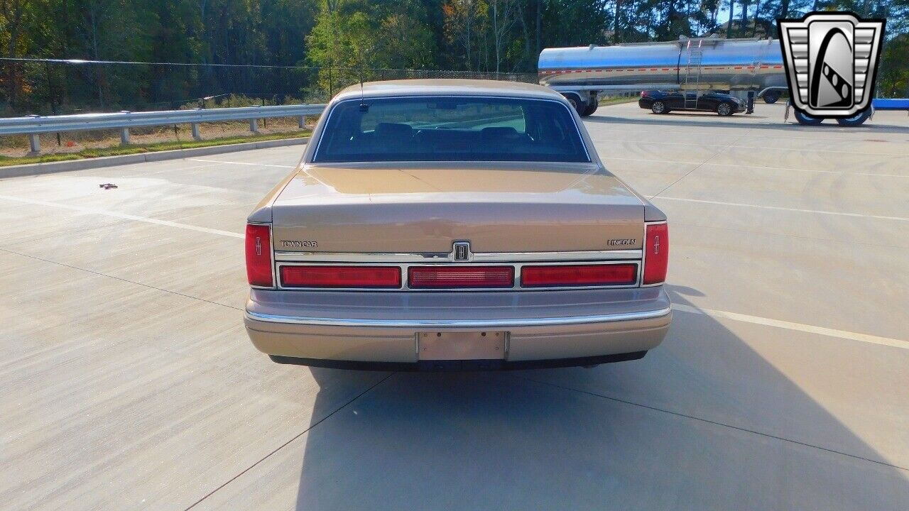 Lincoln-Town-Car-Berline-1996-4