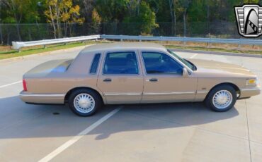 Lincoln-Town-Car-Berline-1996-5