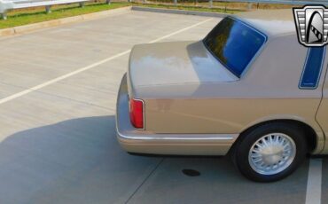 Lincoln-Town-Car-Berline-1996-8