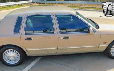 Lincoln-Town-Car-Berline-1996-9