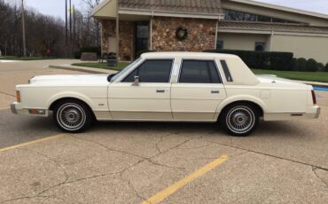 Lincoln-Town-car-1989-1