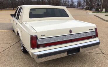 Lincoln-Town-car-1989-2