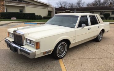 Lincoln-Town-car-1989