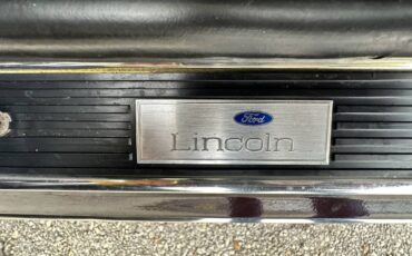 Lincoln-Town-car-base-1987-49890-21