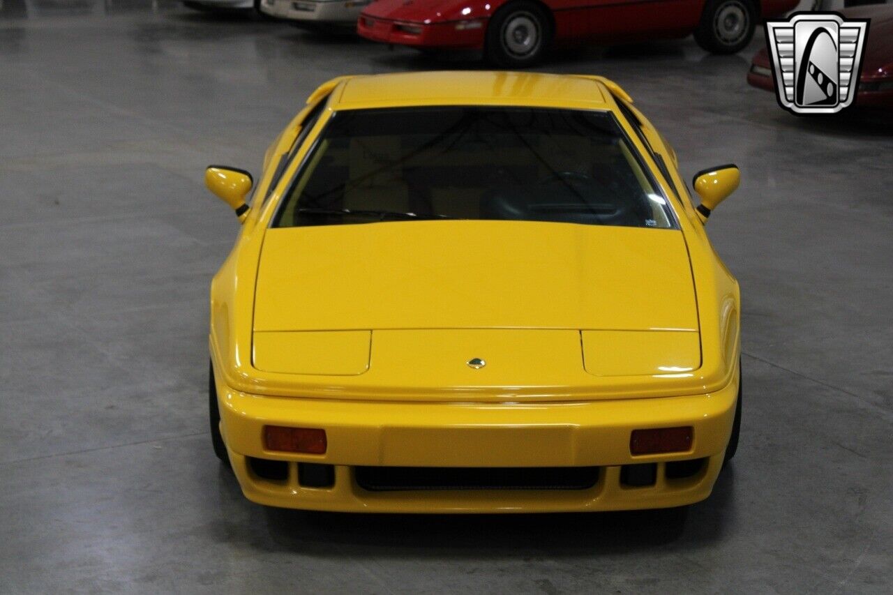 Lotus-Esprit-Coupe-1991-Yellow-Yellow-136360-3