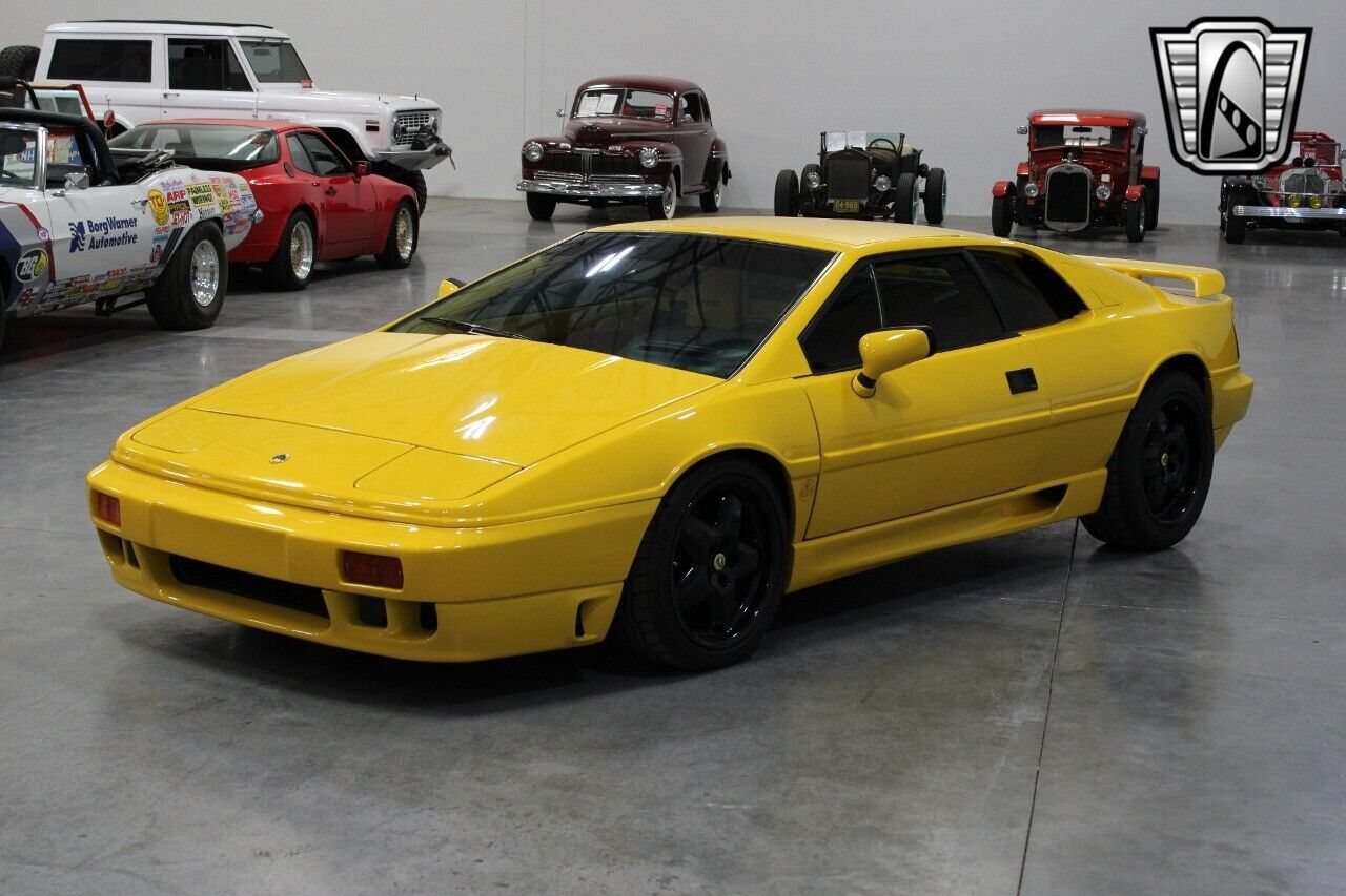 Lotus-Esprit-Coupe-1991-Yellow-Yellow-136360-6