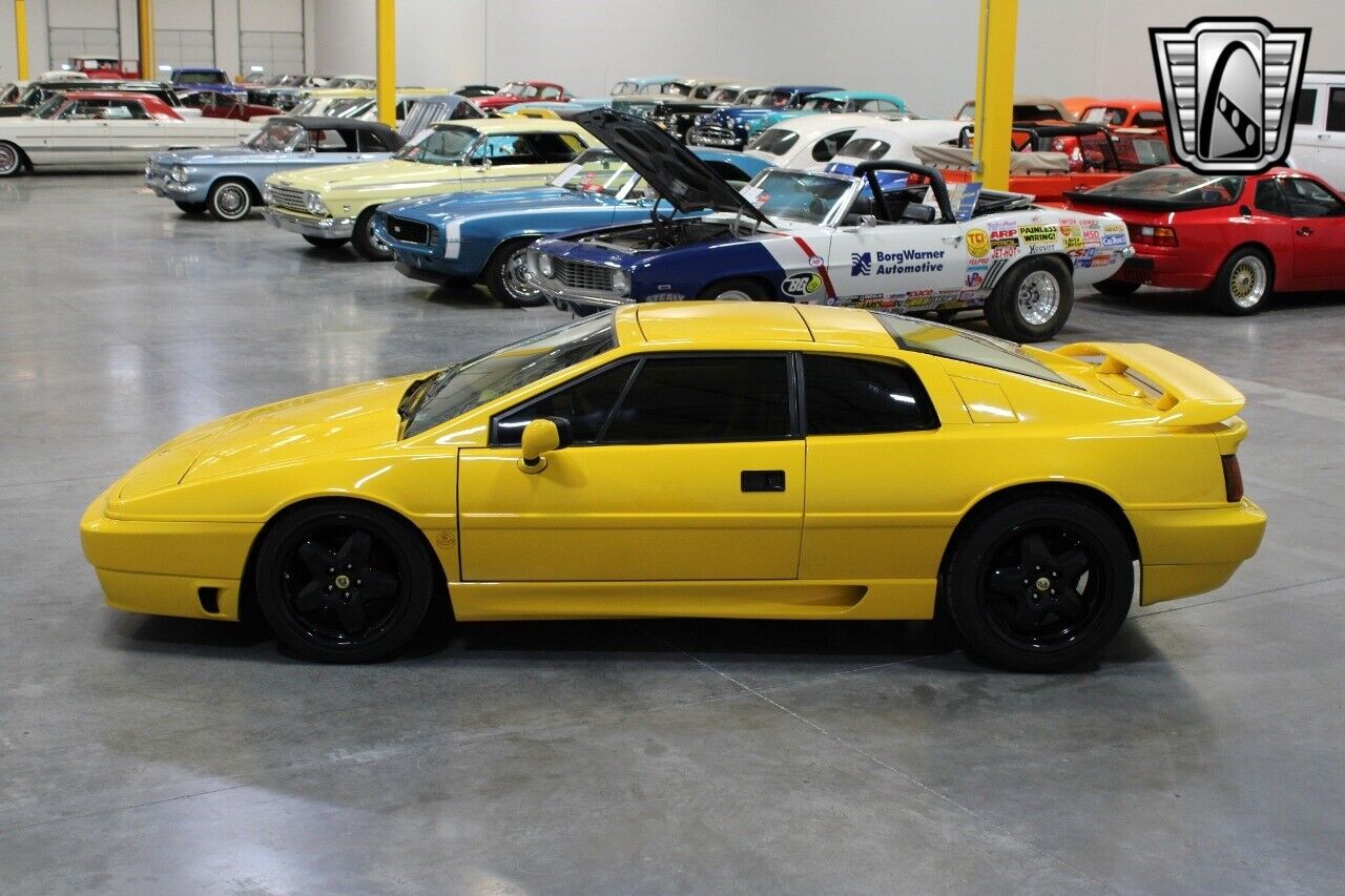 Lotus-Esprit-Coupe-1991-Yellow-Yellow-136360-7