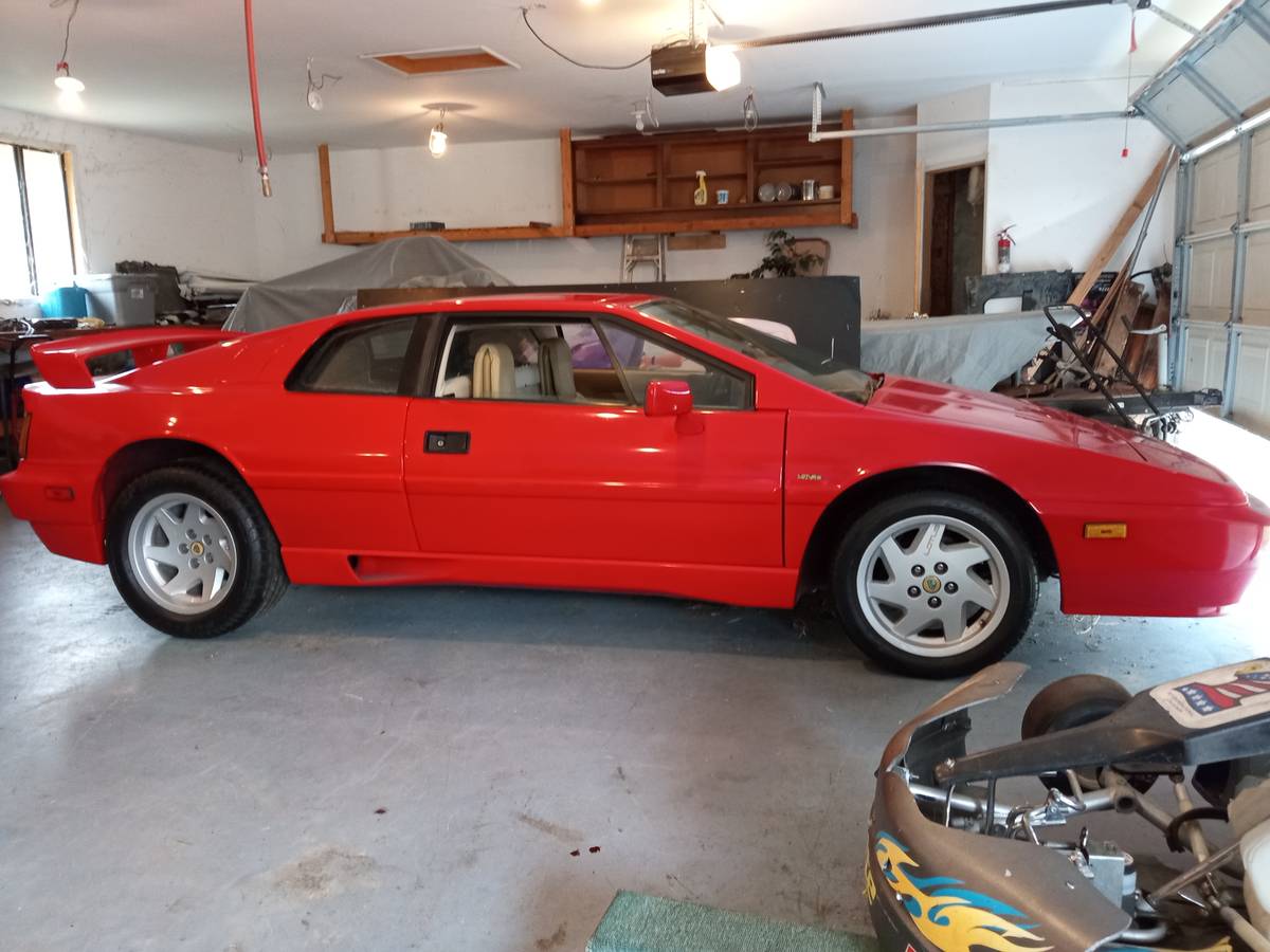 Lotus-Esprit-s-3-turbo-1988