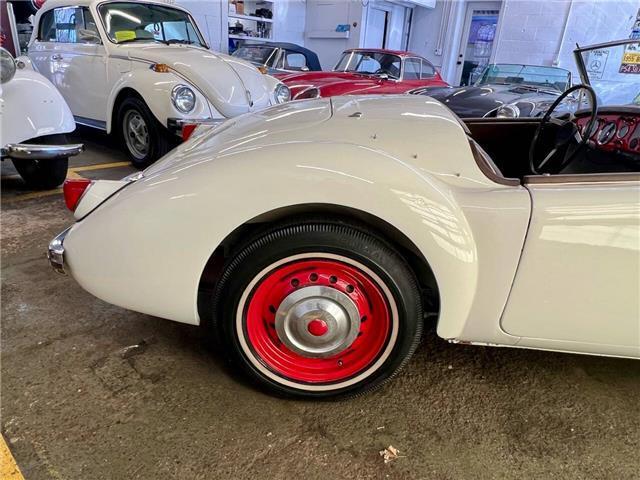 MG-MGA-1956-White-Brown-2-12