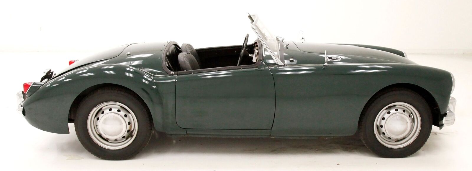 MG-MGA-Cabriolet-1958-Green-Black-111013-3