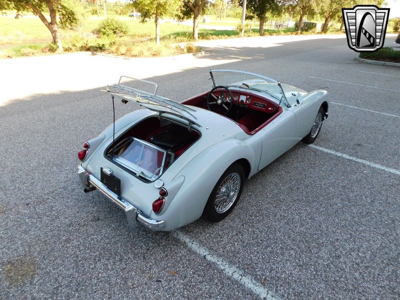 MG-MGA-Cabriolet-1961-Gray-Red-10337-11