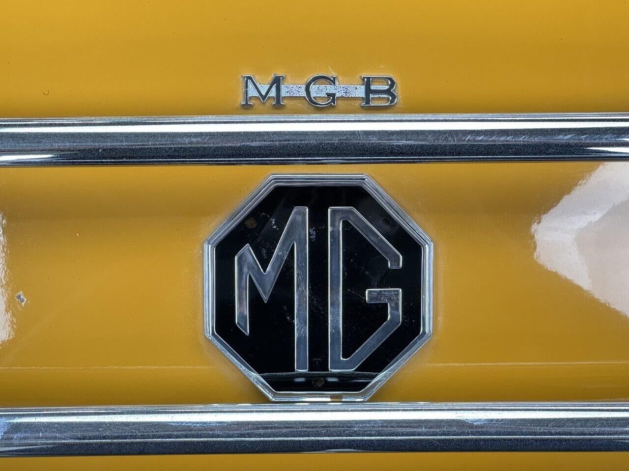 MG-MGB-1972-10