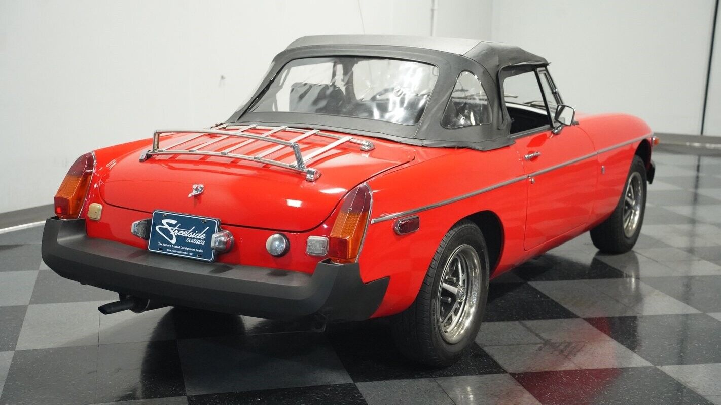 MG-MGB-1975-10