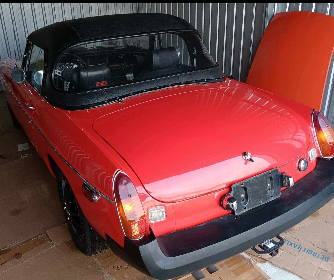 MG-MGB-1976-Red-89407-5