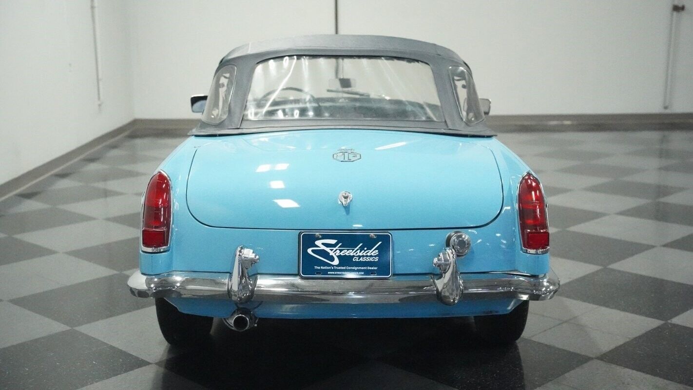 MG-MGB-Cabriolet-1965-Blue-Blue-101770-9