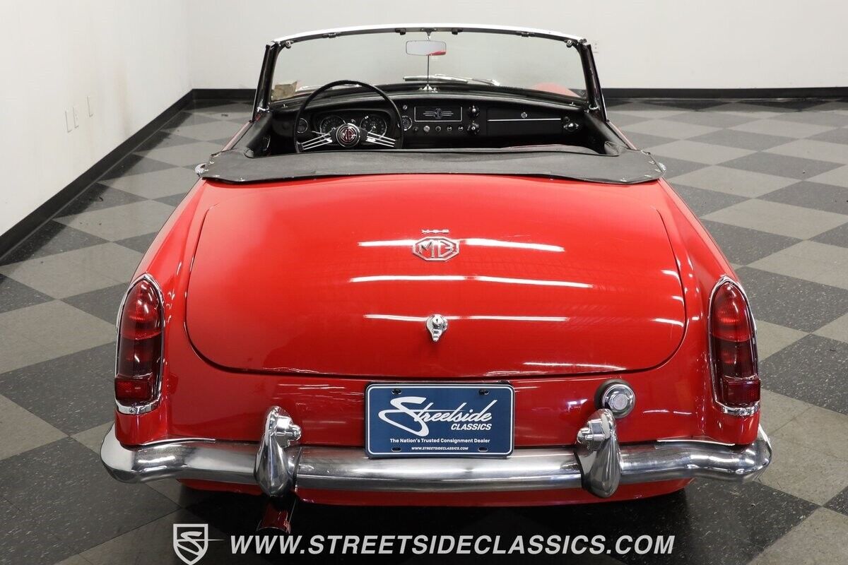 MG-MGB-Cabriolet-1966-Red-Black-30436-8