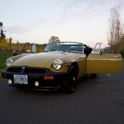 MG-MGB-Cabriolet-1976-Gold-Black-98955-1