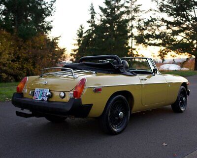 MG-MGB-Cabriolet-1976-Gold-Black-98955-5