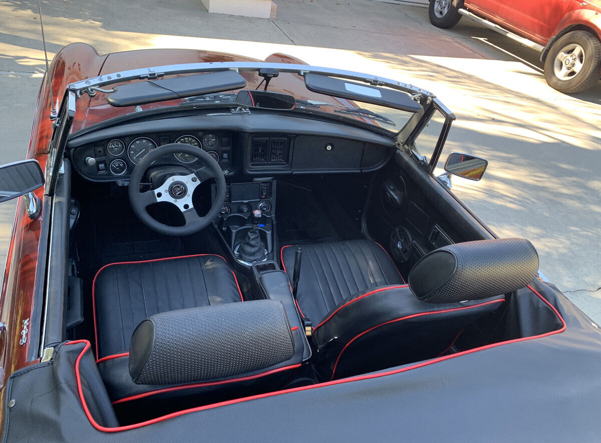 MG-MGB-Cabriolet-1978-Red-Black-136794-2