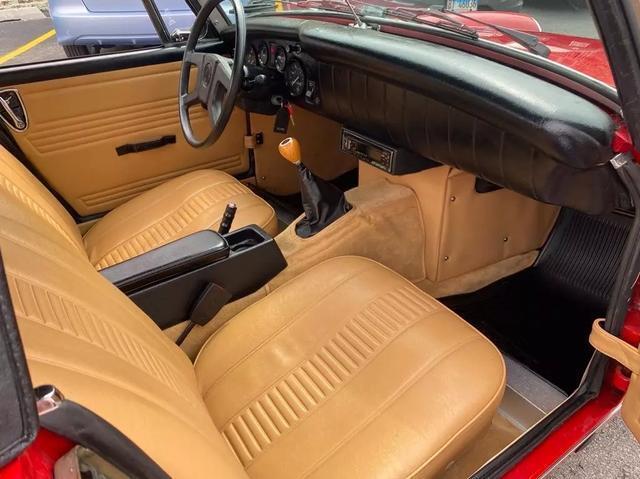 MG-Midget-Coupe-1979-Red-105074-11