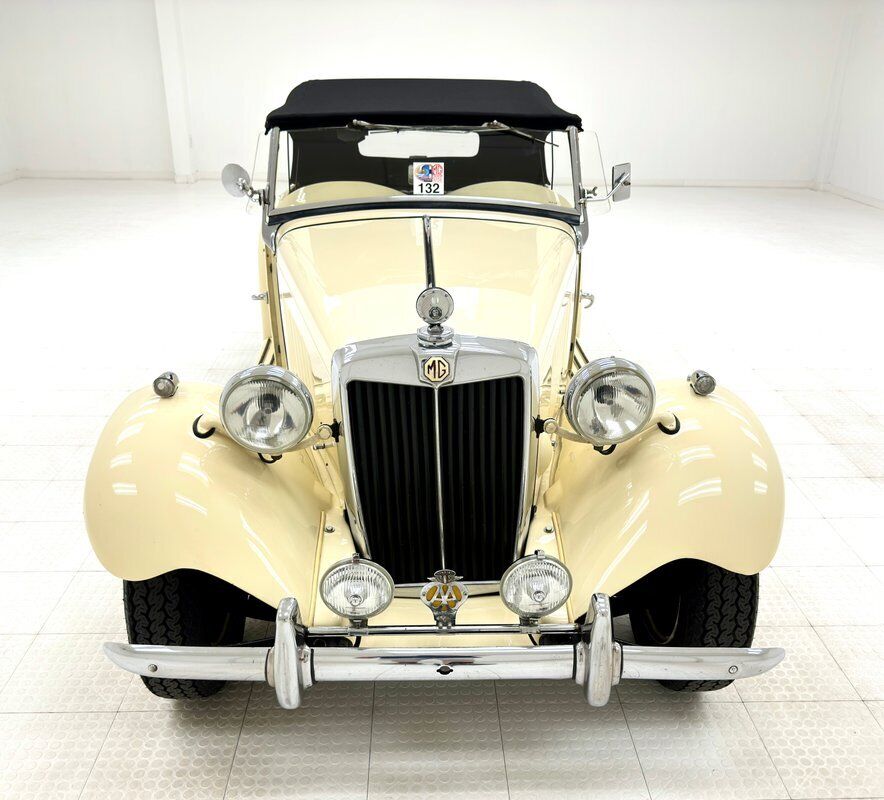 MG-T-Series-Cabriolet-1952-Cream-Red-78147-10