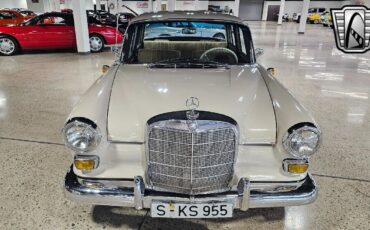 Mercedes-Benz-190-Berline-1965-6