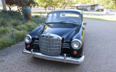 Mercedes-Benz-190B-series-Berline-1960-Black-White-12310-2