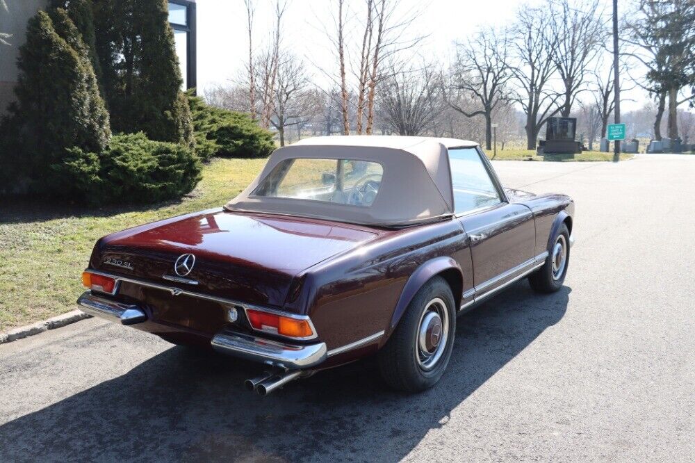 Mercedes-Benz-200-Series-1964-Burgundy-Tan-0-4