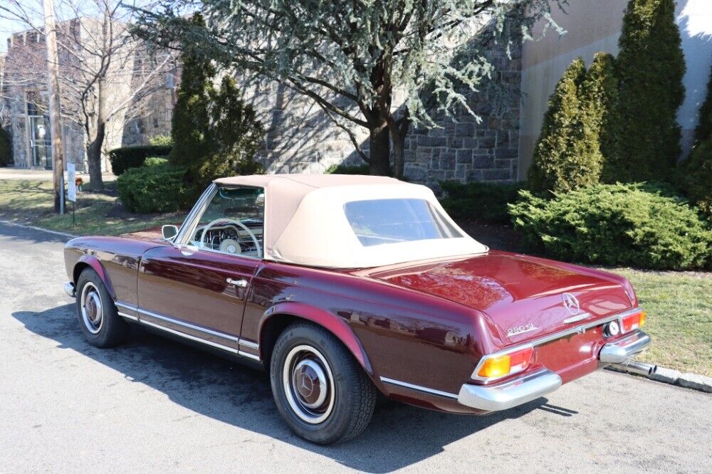 Mercedes-Benz-200-Series-1964-Burgundy-Tan-0-5